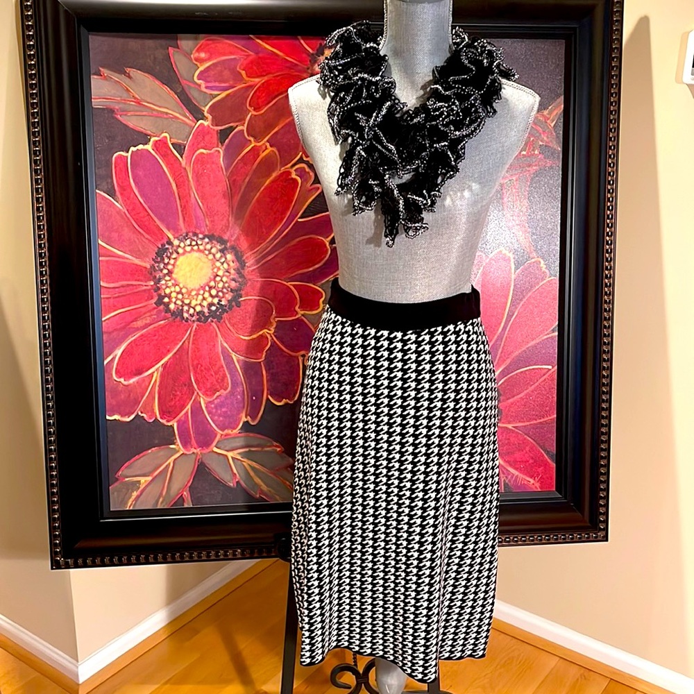 Kasper | Sophisticated Houndstooth Knit Skirt